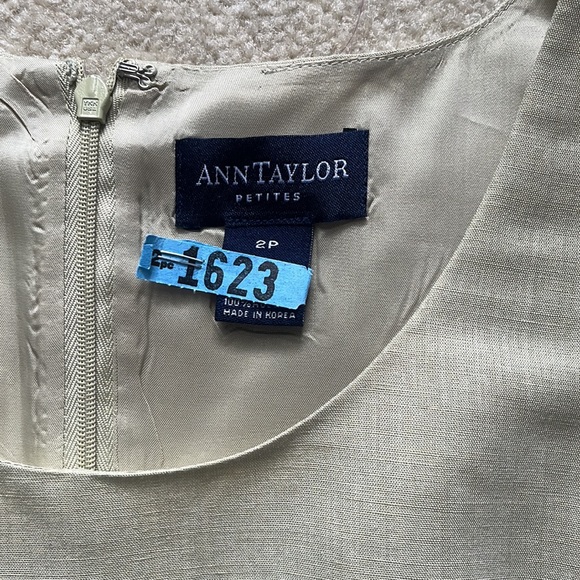 Shell: 55% Linen. 45% Rayon. Lining: 100% Acetate - Picture 2 of 2